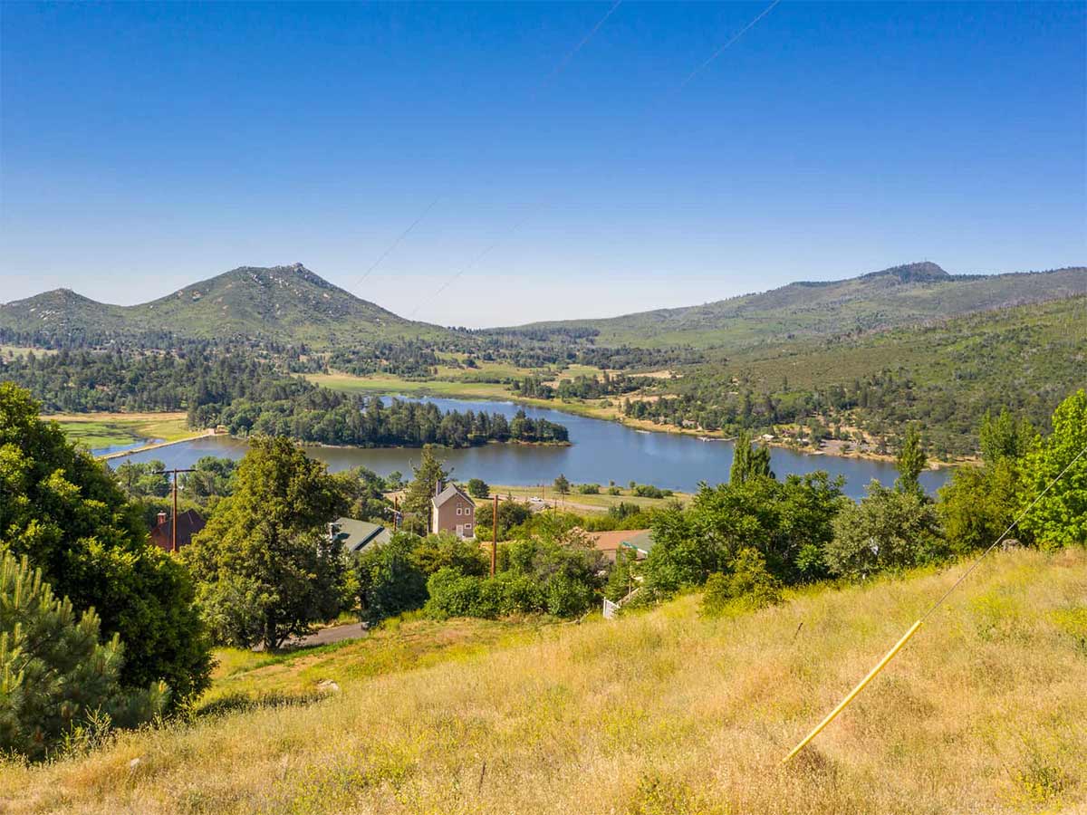 Julian Neighborhoods - Ten reasons to live in beautiful Julian - Lake Cuyamaca